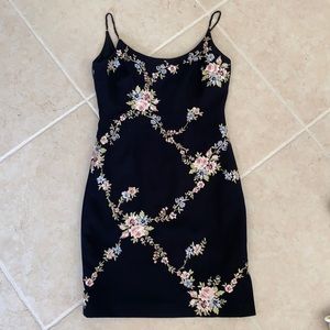 Black dress Maggie London beaded straps perfect 90s little black dress